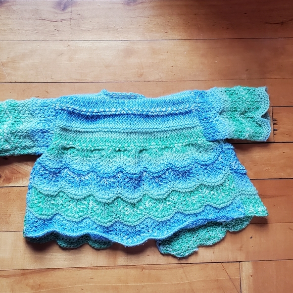 Sweet Handknit 3 Button Sweater - Picture 4 of 6